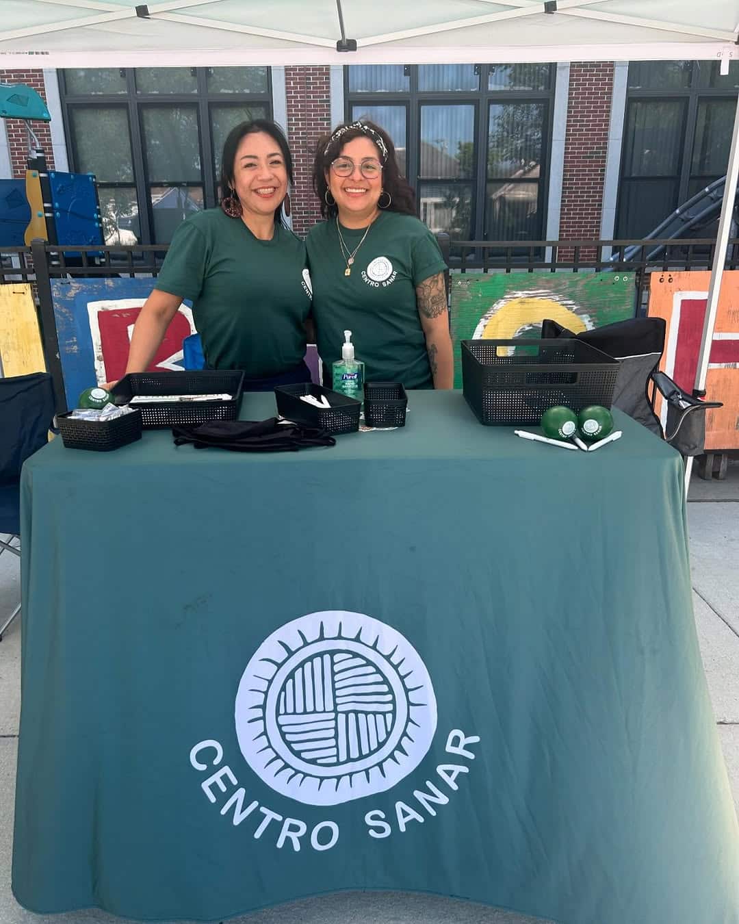 Two Centro Sanar mental heath professionals posing